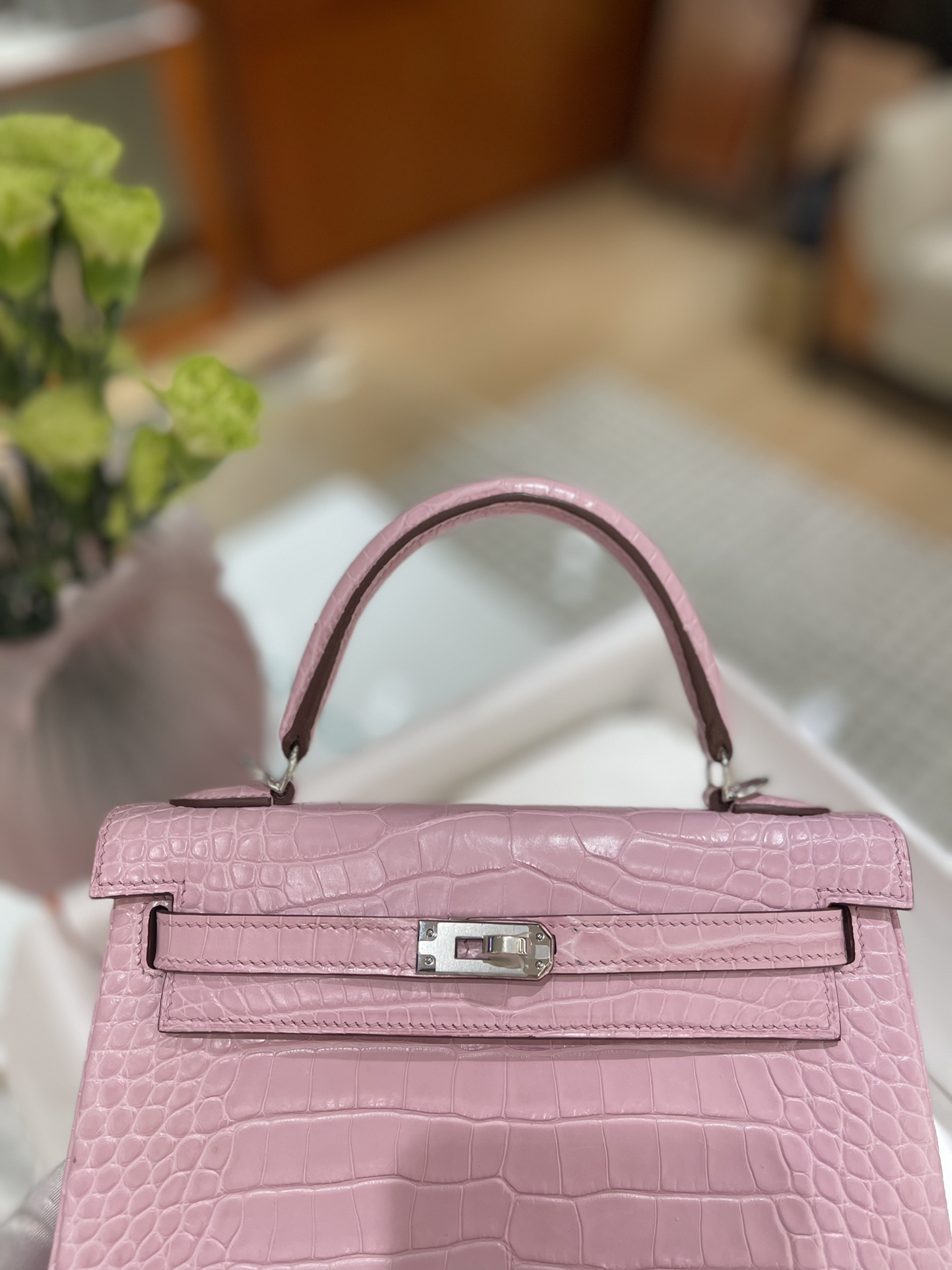 Hermes Kelly 25cm Handbag Shoulder Bag In Mauve Sylvestre Shiny Crocodile Niloticus Leather